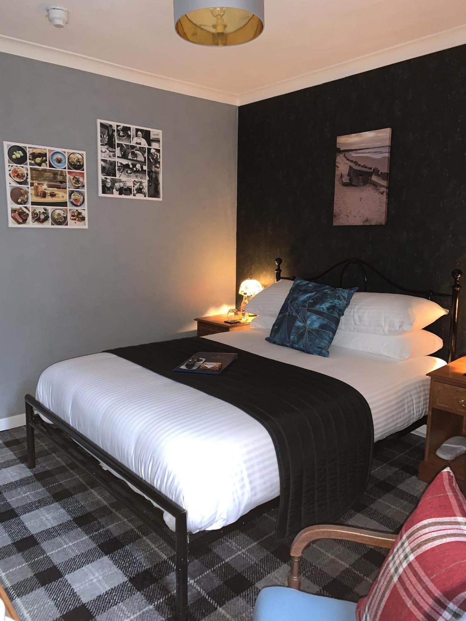 The Old Mill Inn Forres Phòng bức ảnh